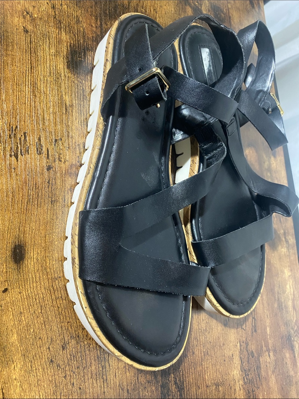 Liz Claiborne Black Strappy Platform Sandals with White Sole
